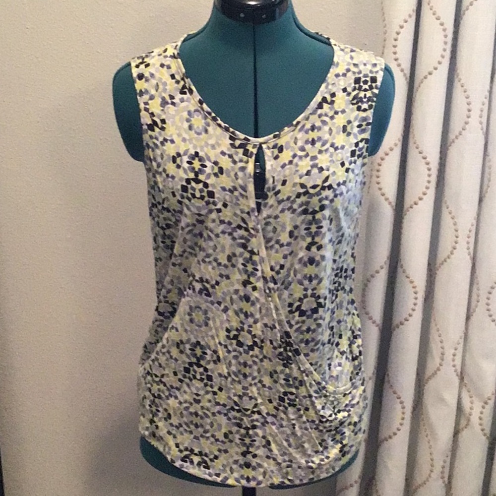 CAbi sleeveless top size S